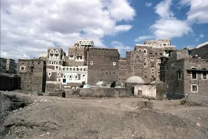 باب اليمن صنعاء القديمة image
