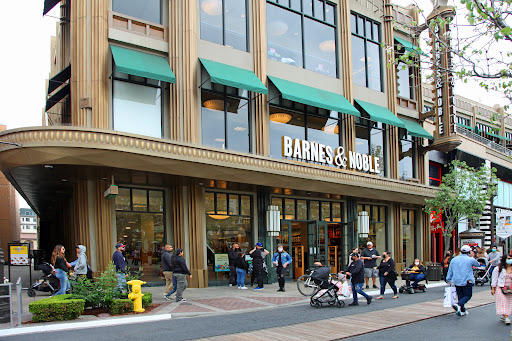 Book Store «Barnes & Noble», reviews and photos, 210 Americana Way, Glendale, CA 91210, USA