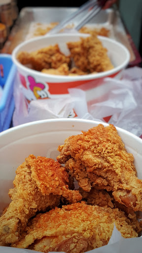 高雄市前鎮區美食 凸寶兄弟食堂 網友評價 菜單 推薦餐點 食記 外送優惠 飢餓黑熊