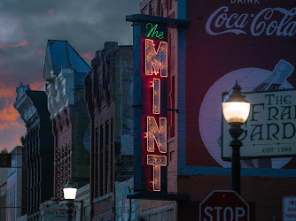The Mint Bar and Grill