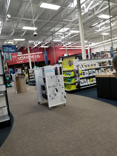 Electronics Store «Best Buy», reviews and photos, 6000 E Lake Sammamish Pkwy SE, Issaquah, WA 98029, USA
