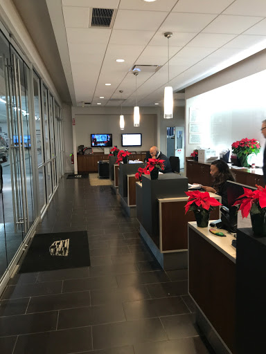 Cadillac Dealer «Crestmont Cadillac», reviews and photos, 26000 Chagrin Blvd, Beachwood, OH 44122, USA