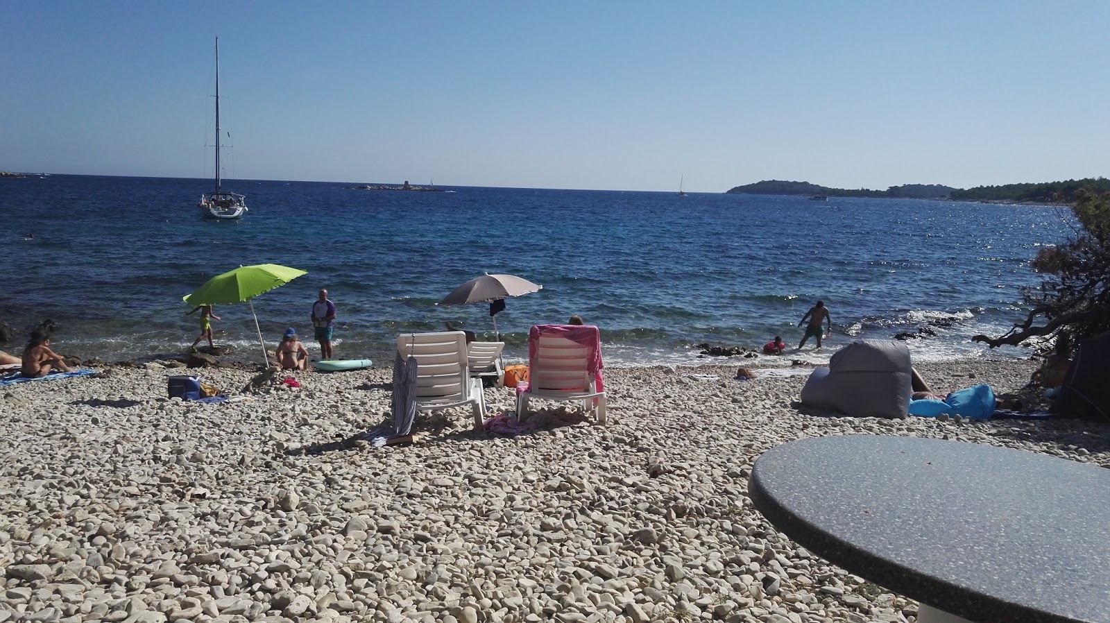 Zlatna uvala'in fotoğrafı - tatil için iyi evcil hayvan dostu nokta