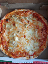 Plats et boissons du Pizzeria Pizza Délice à Saint-Fargeau-Ponthierry - n°9