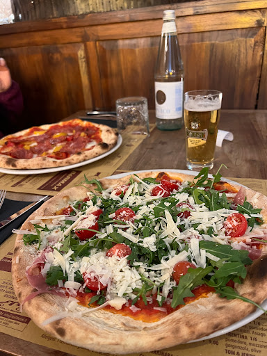 Ristorante Pizzeria Millennium in Levico Terme, Provincia Autonoma di Trento