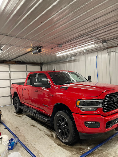 Nuts Detailing LLC en Dubuque
