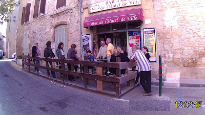 BHVGIUNTA ( Bar de l'hôtel de ville ) à Lançon-Provence