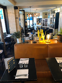 Atmosphère du Restaurant français La Maison Bleue à Paris - n°17