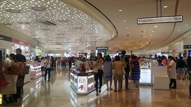 LOTTE DUTY FREE World Tower Store