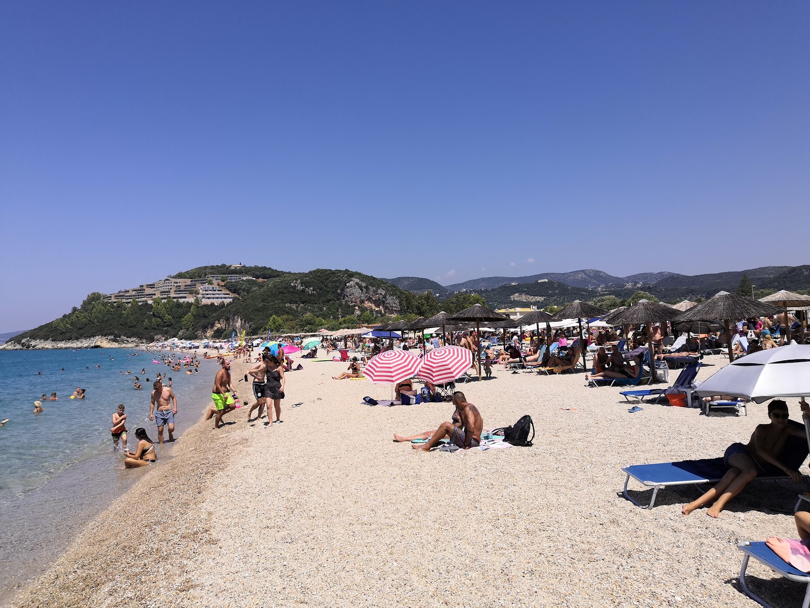 Fotografija Karavostasi beach z visok stopnjo čistoče