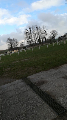 Stade à Neuilly-Saint-Front