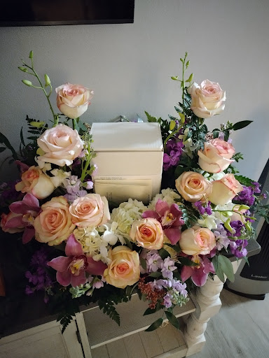 Florist «Kikilis Florist», reviews and photos, 417 S Pinellas Ave, Tarpon Springs, FL 34689, USA