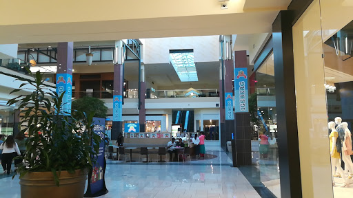 Shopping Mall «The Shoppes at Buckland Hills», reviews and photos, 194 Buckland Hills Dr, Manchester, CT 06042, USA