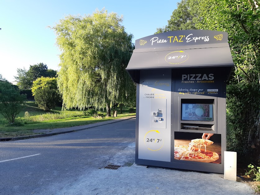 Distributeur de pizzas à La Tardière