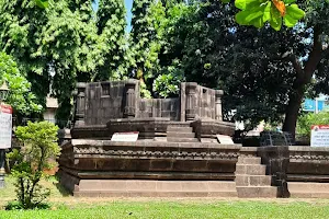 Sarkhel Kanhojiraje Angre Statue image