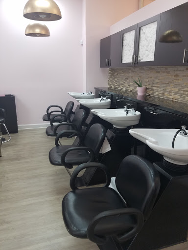 Hair Salon «Top Dominican Hair Salon», reviews and photos, 211 Reisterstown Rd, Pikesville, MD 21208, USA