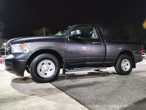 Used Car Dealer «New Smyrna Chrysler Jeep Dodge», reviews and photos, 1300 N Dixie Fwy, New Smyrna Beach, FL 32168, USA