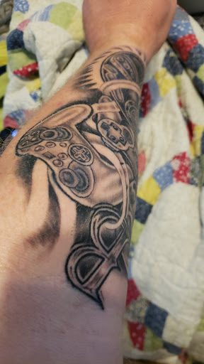 Tattoo Shop «Electro Magnetic Tattoo Studio», reviews and photos, 1005 Canal Dr, Chesapeake, VA 23323, USA