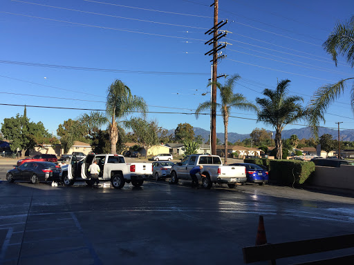 Carloops Car Wash & Lube Center en La Puente