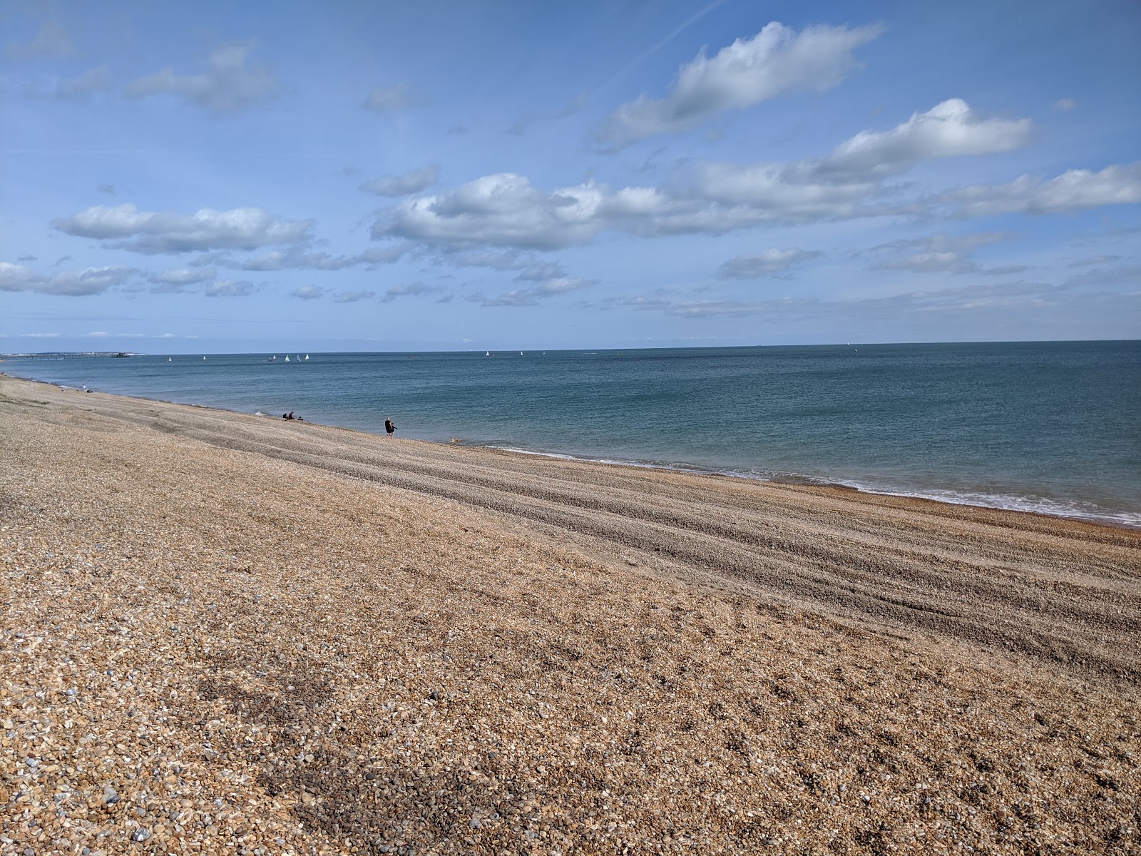 Foto van Walmer beach met lichte fijne kiezelsteen oppervlakte