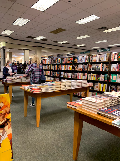 Book Store «Barnes & Noble Booksellers Crabtree Mall», reviews and photos, 4325 Glenwood Ave, Raleigh, NC 27612, USA