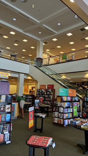Book Store «Barnes & Noble», reviews and photos, 728 Waukegan Rd, Deerfield, IL 60015, USA