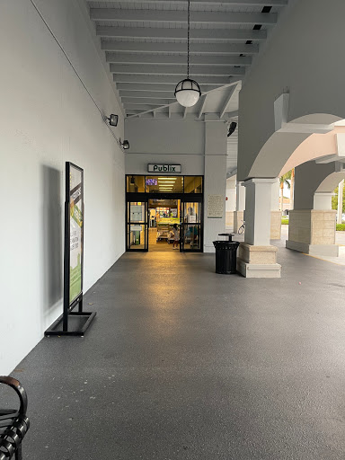 Supermarket «Publix Super Market at Kendall Town & Country», reviews and photos, 8250 Mills Dr, Miami, FL 33183, USA