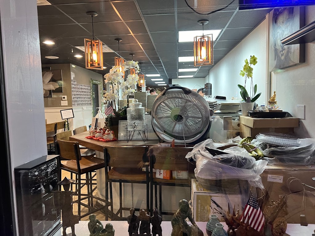 Water Lily Japanese Cuisine 08247