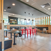 Atmosphère du Restaurant KFC Osny - n°8