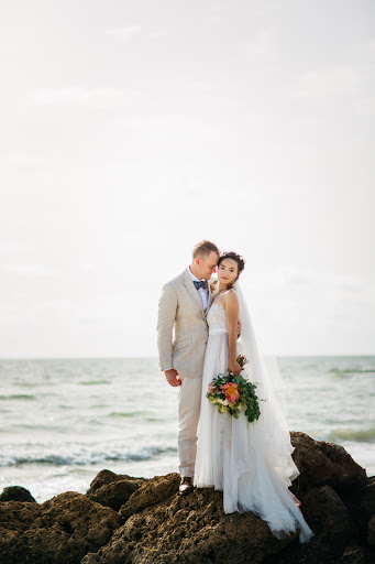 Carolas Floral Designs image