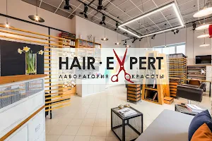 Laboratory Hair Expert image