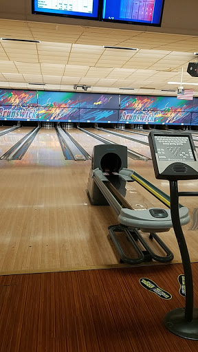Bowling Alley «Brunswick Zone Playmor Bowl», reviews and photos, 5840 Buttermilk Hollow Rd, Pittsburgh, PA 15207, USA