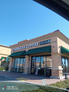 Starbucks 14136 US-395, Adelanto, CA 92301, Estados Unidos