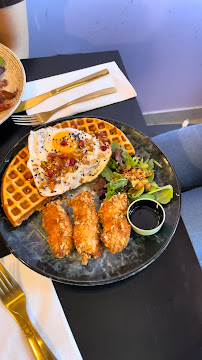 Chicken and Waffles du Wonderland brunchy/Restaurant Brunch à Paris - n°8