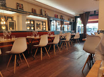 Atmosphère du Restaurant français Restaurant L'Escudella Bistronomie Paris 7 - n°12