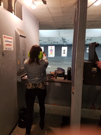 Gun Shop «Stonewall Limited Gun Shop», reviews and photos, 100 Ken Mar Industrial Pkwy, Broadview Heights, OH 44147, USA