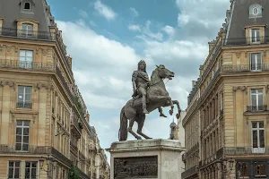 Statue of Louis XIV image
