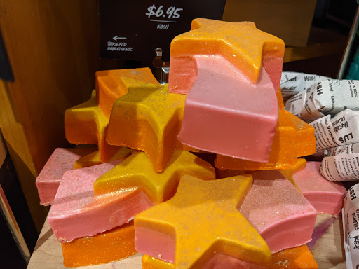 Cosmetics Store «Lush Cosmetics», reviews and photos, 3915 W 50th St, Edina, MN 55424, USA