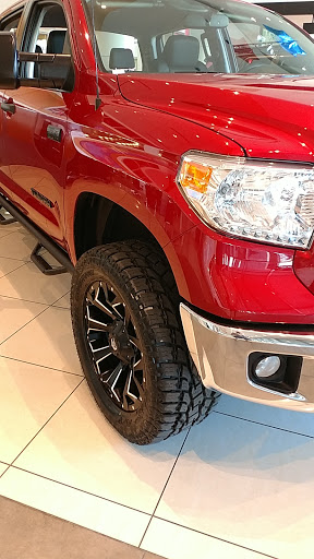 Toyota Dealer «Larry H. Miller Toyota Peoria», reviews and photos, 8633 W Bell Rd, Peoria, AZ 85382, USA