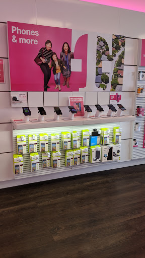 Cell Phone Store «T-Mobile», reviews and photos, 2431 US-1, North Brunswick Township, NJ 08902, USA