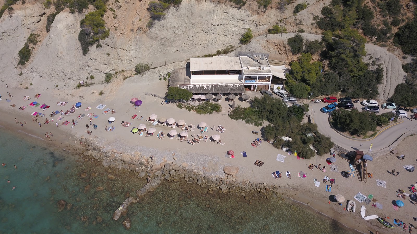Cala d'Hort Beach的照片 具有有点干净级别的清洁度