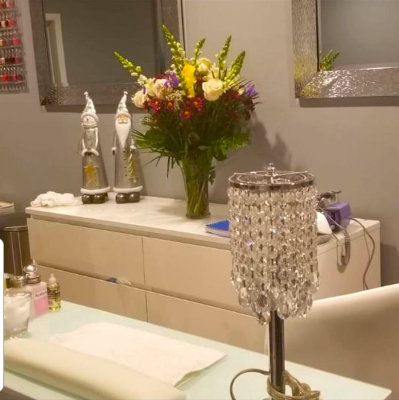 Gil's day spa 07002