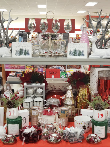 Department Store «T.J. Maxx», reviews and photos, 821 S James Campbell Blvd, Columbia, TN 38402, USA