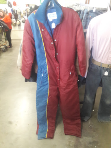 Rainier Thrift & Gift, 28120 WA-410, Buckley, WA 98321, USA, 