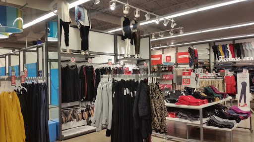 Clothing Store «Old Navy», reviews and photos, 2155 22nd St, Oak Brook, IL 60523, USA