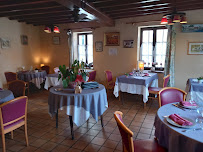 Atmosphère du Restaurant Auberge du Vieux Logis à La Madelaine-sous-Montreuil - n°1