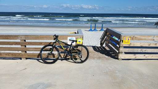 Bicycle Repair Shop «Gemini Ski & Board Center», reviews and photos, 4936 Everhard Rd NW, Canton, OH 44718, USA