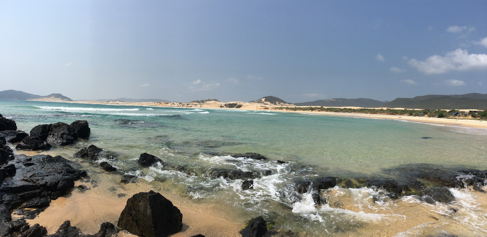 Bai Hon Cat Tham Beach'in fotoğrafı düz ve uzun ile birlikte