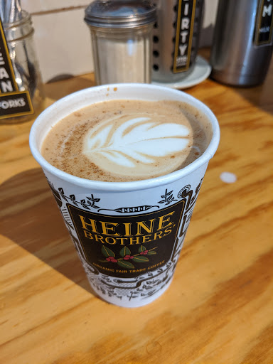 Coffee Shop «Heine Brothers’ Coffee - Shelbyville Road In St. Matthews», reviews and photos, 4305 Shelbyville Rd, Louisville, KY 40207, USA