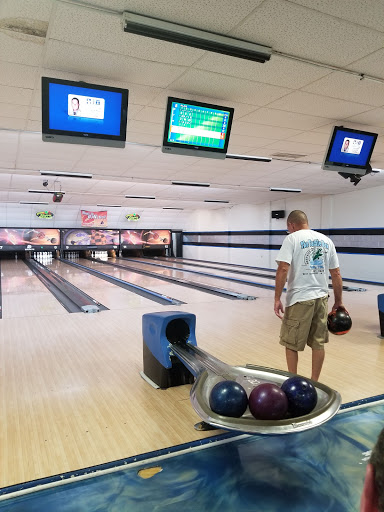 Bowling Alley «Gary Center Bowl», reviews and photos, 1118 N Market St, Paris, TN 38242, USA